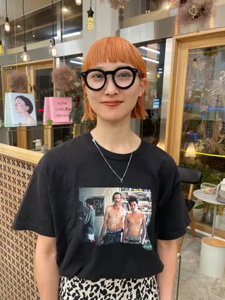 カラー ストレート／Wカラー 星野光咲のヘアスタイル