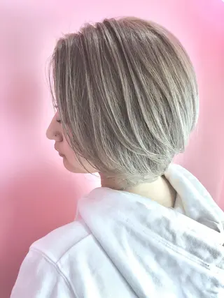 ショート カラー _WHITE高槻店 yusukeのヘアスタイル