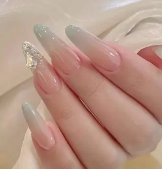 ネイル Raveil nail所属・宮本 凛のネイルデザイン