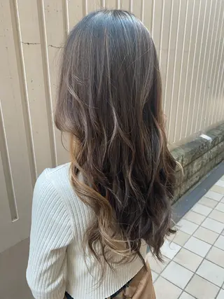 セミロング antica YOSHIのヘアスタイル