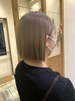 ショート カラー ENIF ヤマグチアツコのヘアスタイル