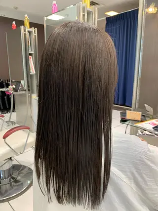 セミロング カラー アートディレクター 尾内 友美のヘアスタイル