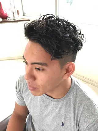 ショート カラー パーマ メンズ 🟦メンズパーマ🟦 横浜駅｜小上馬淳司のヘアスタイル