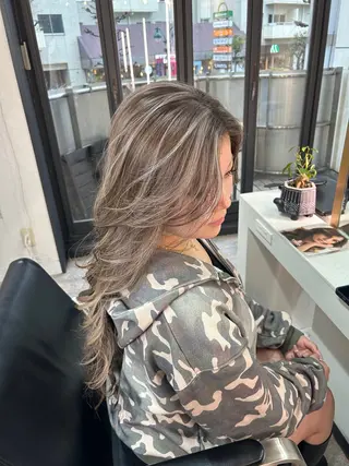 セミロング カラー レイヤーカット BLend 渋谷のヘアスタイル