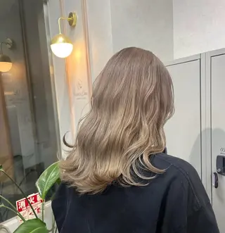 セミロング 草場 遼子のヘアスタイル