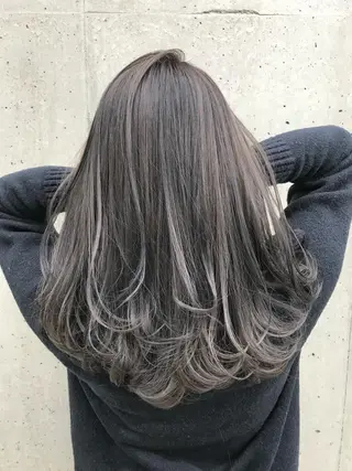 ロング カラー 韓国レイヤーカット 🧸ベージュカラーのヘアスタイル