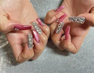 ネイル VIERU 🌈🎀💖のネイルデザイン