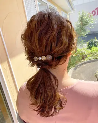セミロング ヘアアレンジ 荒木 ひろかのヘアスタイル