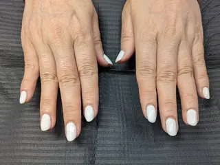 ネイル ヘアメイクアージュ 下大利店所属・香月 美和のネイルデザイン