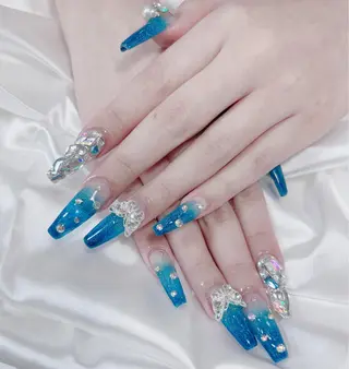 ネイル C ✨Mのネイルデザイン