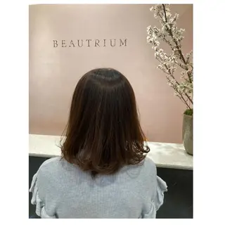 ミディアム カラー ショートカット／ 明千（ミチ）のヘアスタイル