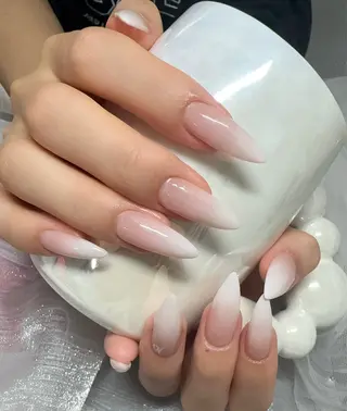 ネイル &ME ネイルサロンのネイルデザイン