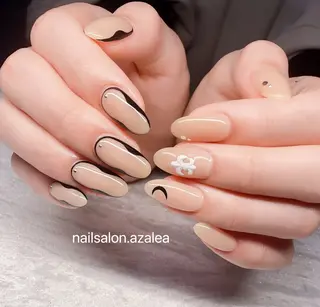 ネイル R inのネイルデザイン