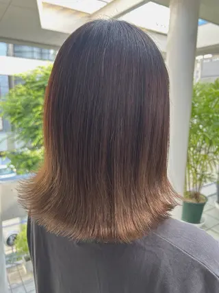 ミディアム 荻野 晴香のヘアスタイル