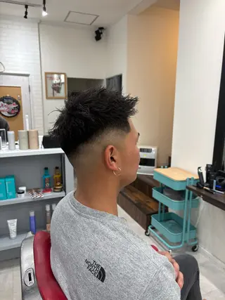 ショート パーマ メンズ 本間 颯太のヘアスタイル