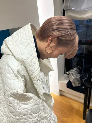 ショート カラー 浜崎 千亜のヘアスタイル
