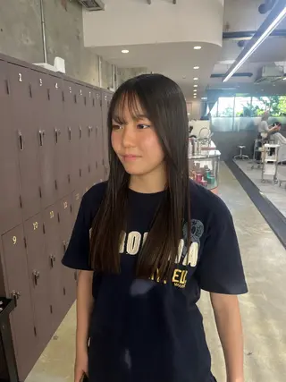 ロング 小長谷 夕菜のヘアスタイル
