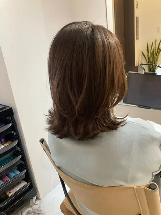 ミディアム ✨色持ちの良い艶 カラー✨蟹江真世のヘアスタイル