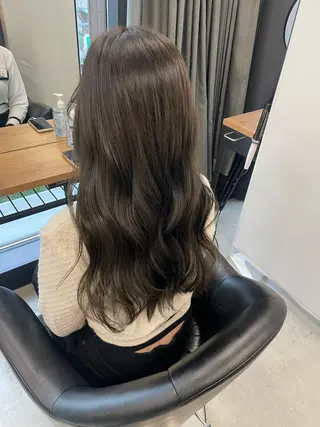ロング カラー 伊藤 莉奈　韓国ヘアのヘアスタイル