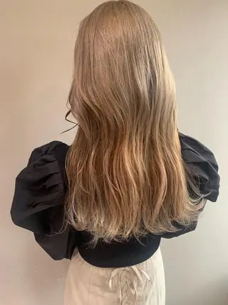 ロング カラー 平尾 樹里のヘアスタイル