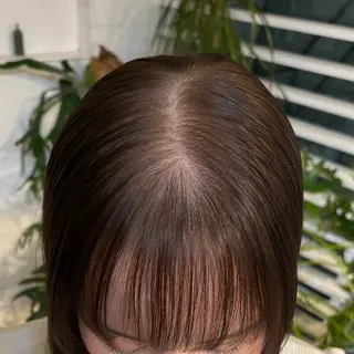 ミディアム カラー mina / 透明感ベージュカラーのヘアスタイル