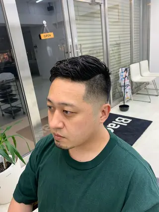 ショート パーマ 嶋 悠哉のヘアスタイル