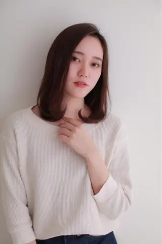 ミディアム 岸川 恭子のヘアスタイル