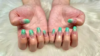 ネイル 二階堂 晴菜のネイルデザイン