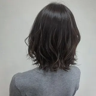 ミディアム カラー 黒田 優衣のヘアスタイル