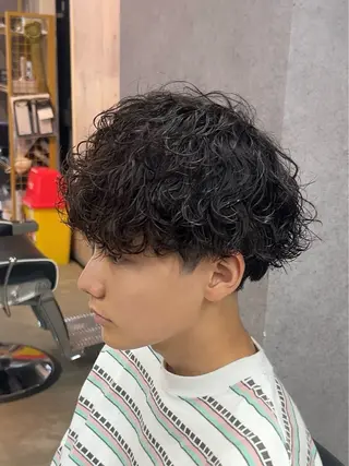 ミディアム 👑パーマの王様👑 【メンズ専門店】のヘアスタイル