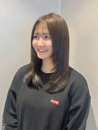 セミロング カラー 髪質改善カラー ベージュ🤎YUMEのヘアスタイル