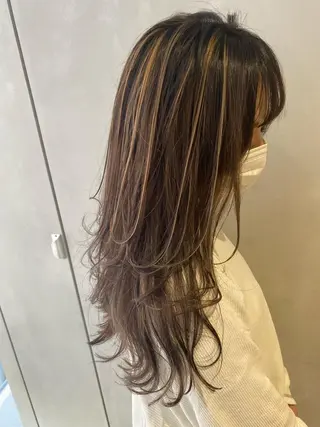 ロング カラー nishido ハイライト/パーマのヘアスタイル