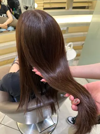 セミロング カラー タイトボブ個性派カラ ーAKANEのヘアスタイル