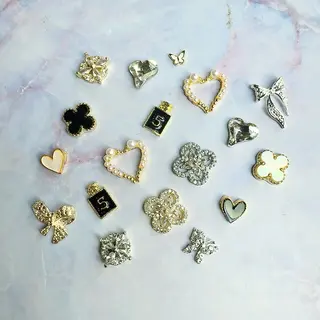 ネイル ネイルサロン　リベルテ所属・メグロ （Liberte）のネイルデザイン