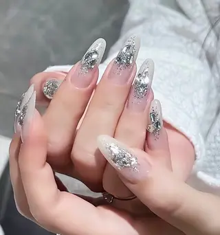 ネイル 高木 維麗絲のネイルデザイン