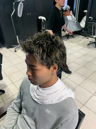 カラー ヘアアレンジ メンズ メンズ専門 美容師✨ アメ村 堀江颯瑛のヘアスタイル