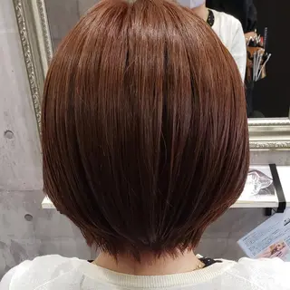 ショート カラー 黒田 かな子のヘアスタイル