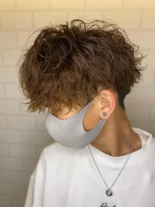 ショート パーマ メンズ 塩谷黎✨イルミナ カラーメンズパーマ✨のヘアスタイル