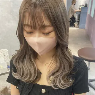 セミロング ブリーチ&エクステ 🥀ケアカラー特化のヘアスタイル