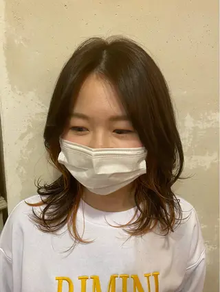ミディアム カラー 井上 日菜乃のヘアスタイル