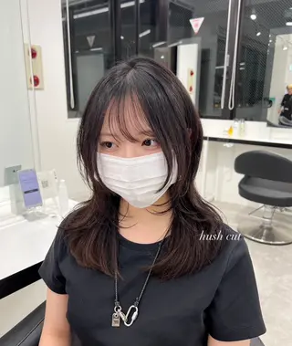 ミディアム レイヤーカット／ ハイトーン/Moeのヘアスタイル