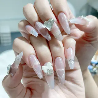 ネイル Queens 榊 まおのネイルデザイン