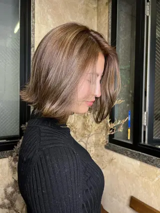 ロング カラー ヘアアレンジ 🌟小顔レイヤー× 赤み消し透明感カラーのヘアスタイル
