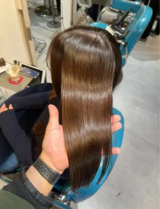 セミロング 必ず笑顔で帰っていた だきます！安田祐貴のヘアスタイル