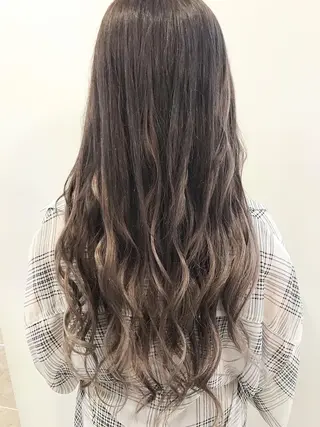 ロング カラー 平尾 拓也のヘアスタイル