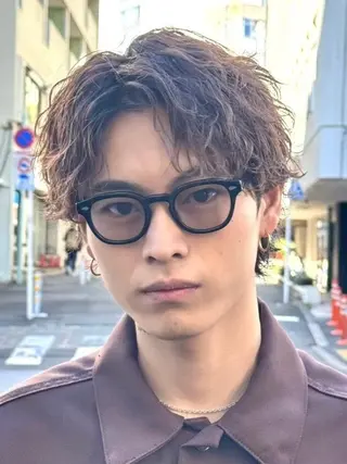 パーマ メンズ fifth原宿 宮部蓮のヘアスタイル
