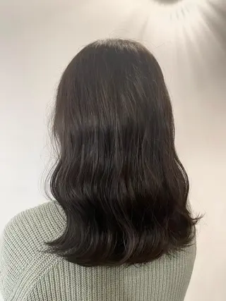 ミディアム カラー 鈴木 綾子のヘアスタイル