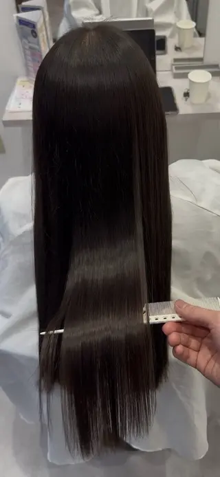 ロング 岩槻 李恩のヘアスタイル