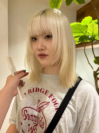 ミディアム 津田 里菜のヘアスタイル