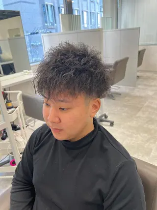 ショート カラー パーマ メンズ 関西センターパート メンズモデル募集のヘアスタイル